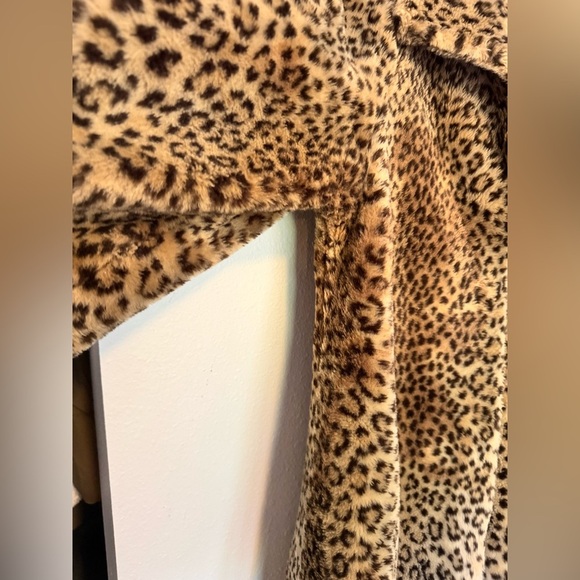 VTG Norm Thompson Faux Fur Coat Oversized Leopard Cheetah Size Small EUC - Picture 9 of 11